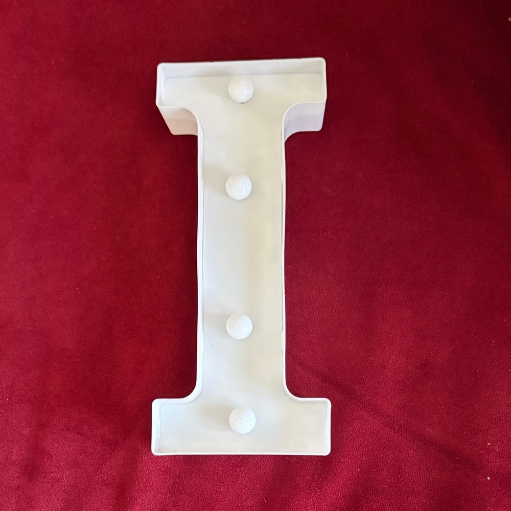 White Marquee Letter 'I' Light